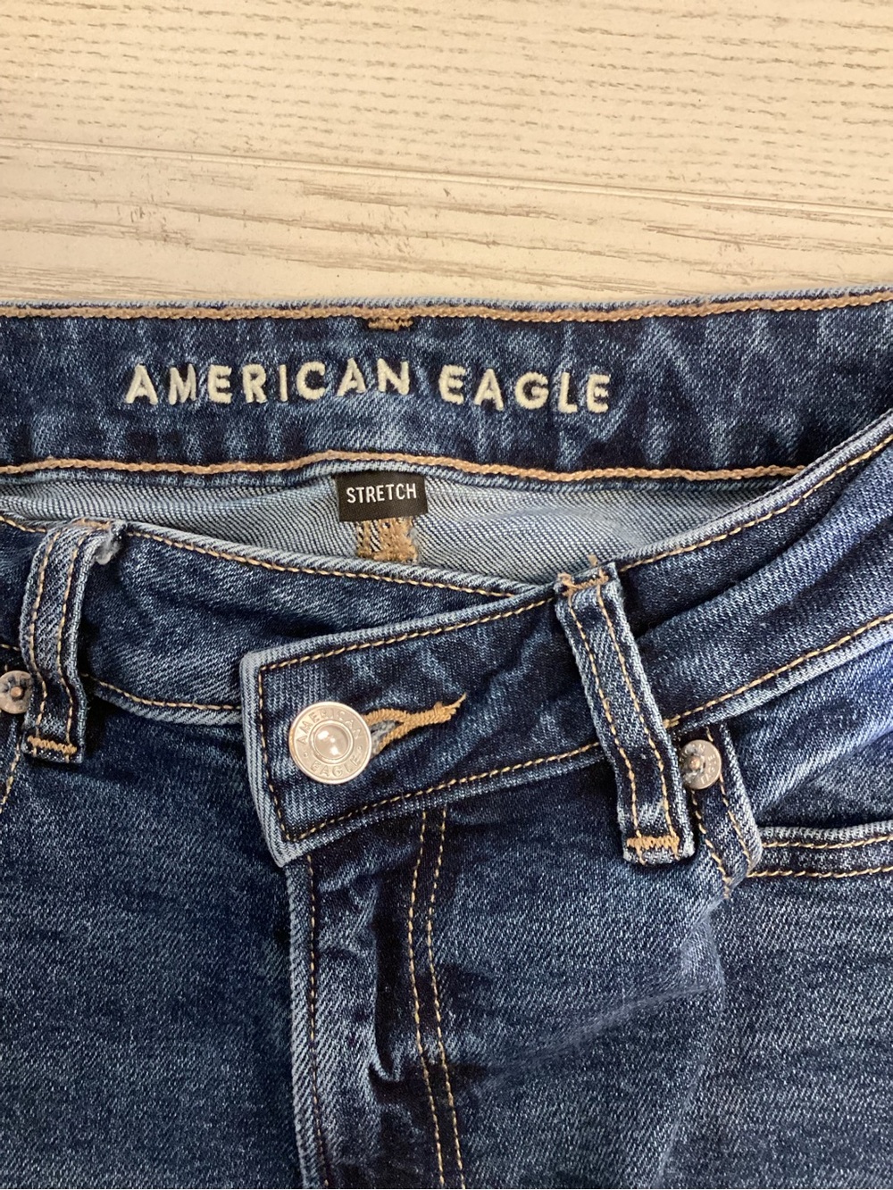 American Eagle 2 Short Mom Straight Jeans High Rise Women’s Crossover Waist 2022 - Picture 12 of 16